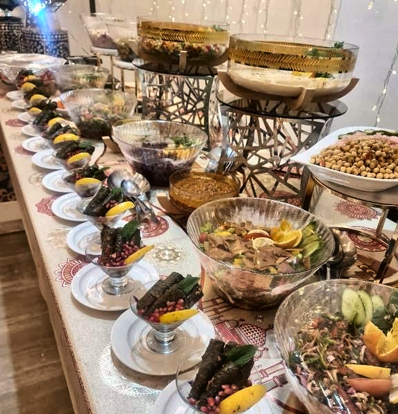 بوفيه الإفطار المفتوح في فندق مكارم النخيل برابغ